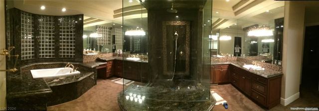 8741 Newport Isle Court, Las Vegas, NV 89117