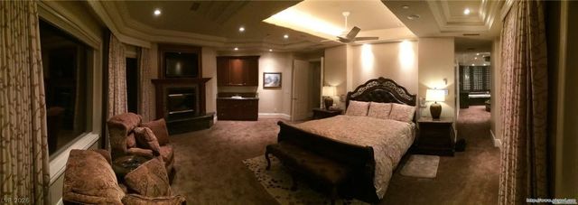 8741 Newport Isle Court, Las Vegas, NV 89117