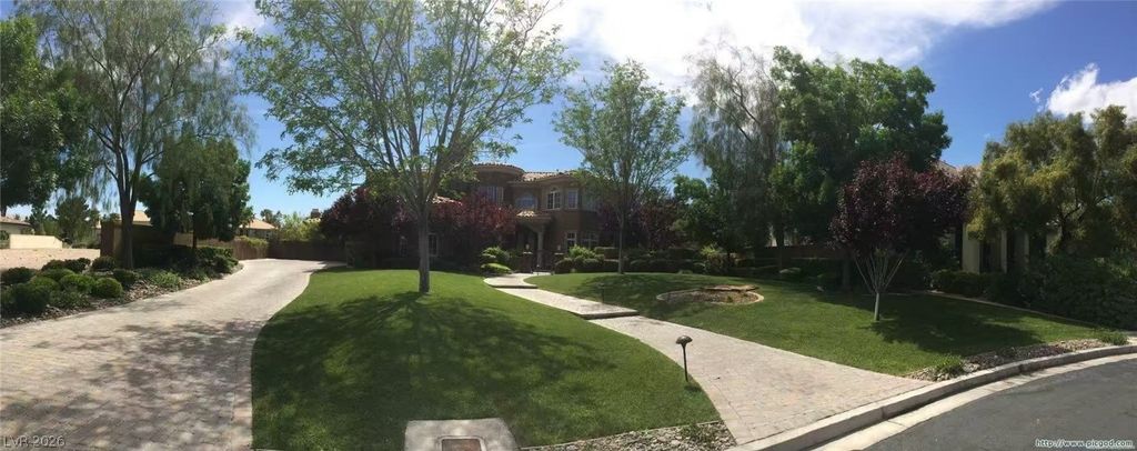 8741 Newport Isle Court, Las Vegas, NV 89117
