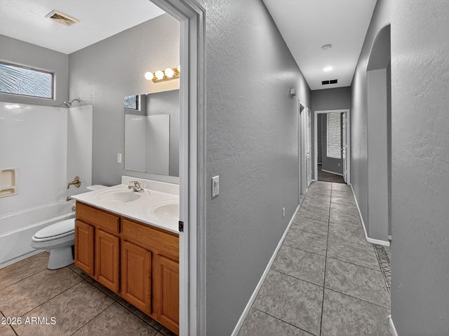 2421 W ELLIS Street, Phoenix, AZ 85041