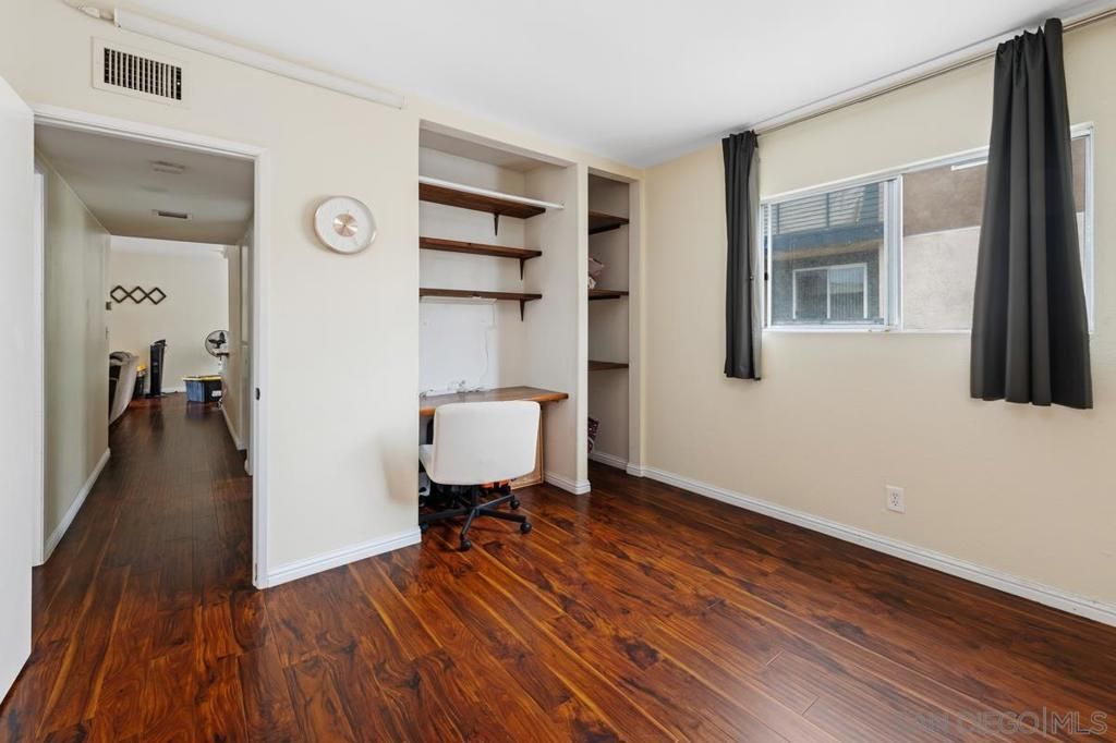 Image 7 of property listing at 4550 Glacier 7, San Diego, CA 92120