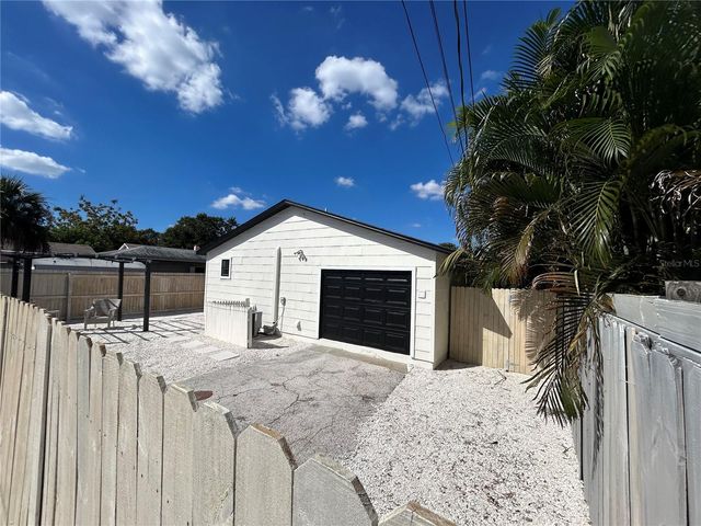 4720 7TH AVENUE N B, St Petersburg, FL 33713