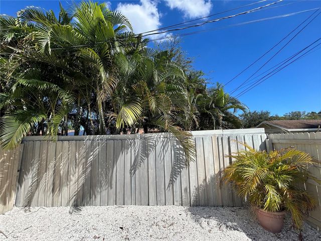 4720 7TH AVENUE N B, St Petersburg, FL 33713