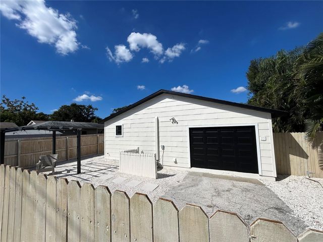 4720 7TH AVENUE N B, St Petersburg, FL 33713