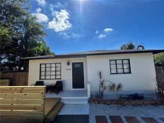 4720 7TH AVENUE N B, St Petersburg, FL 33713