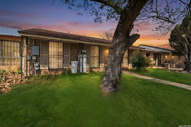 7233 Glen Bay Dr, San Antonio, TX 78239