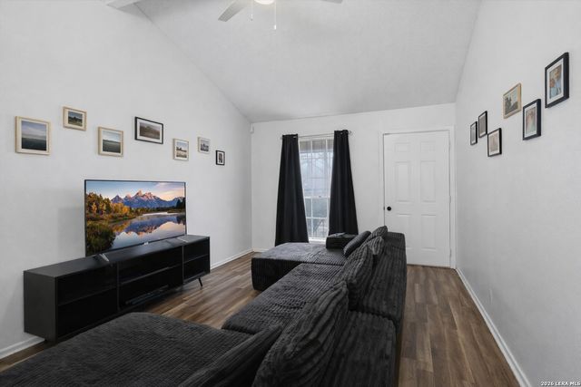 7233 Glen Bay Dr, San Antonio, TX 78239