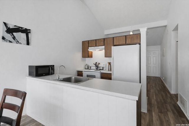 7233 Glen Bay Dr, San Antonio, TX 78239