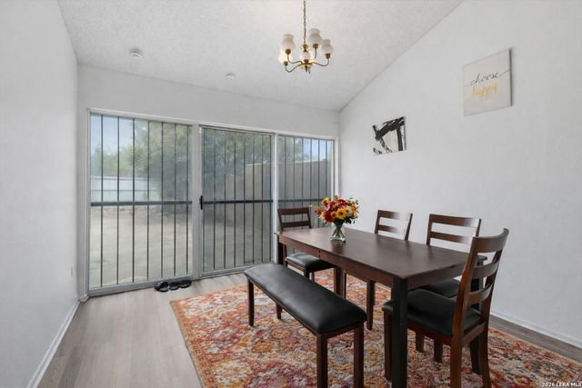 7233 Glen Bay Dr, San Antonio, TX 78239