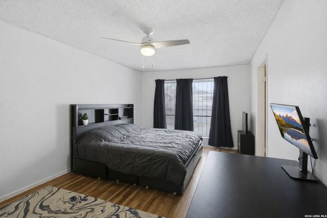 7233 Glen Bay Dr, San Antonio, TX 78239