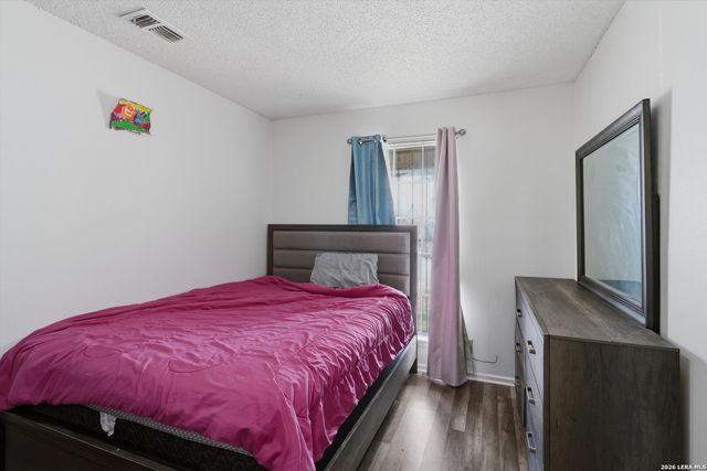 7233 Glen Bay Dr, San Antonio, TX 78239