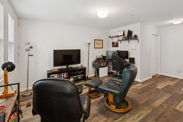 521 Chicago Avenue H, Evanston, IL 60202