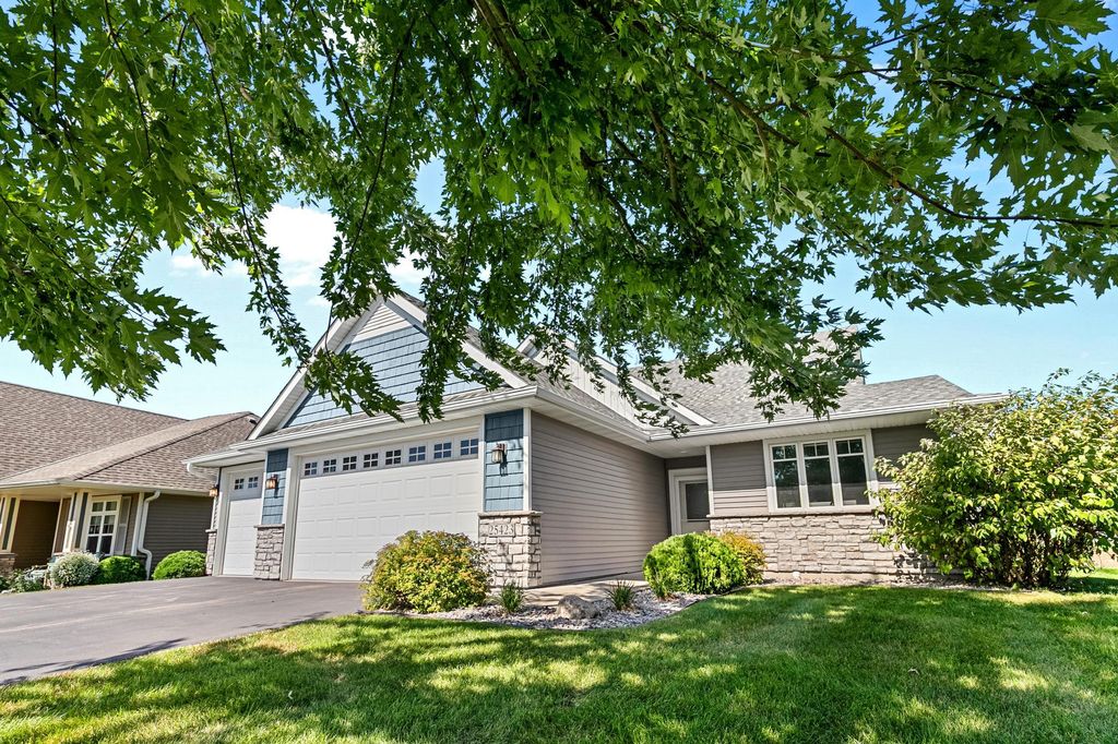25423 Heims Lake Circle, Wyoming, MN 55092 — exterior