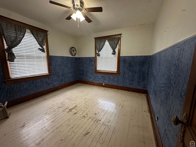 326 SW Quinton AVE, Topeka, KS 66606