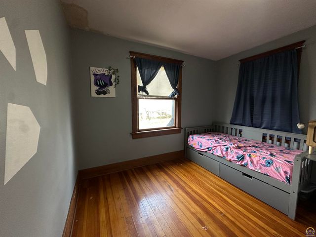 326 SW Quinton AVE, Topeka, KS 66606