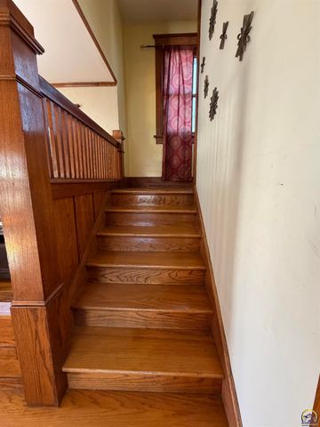 326 SW Quinton AVE, Topeka, KS 66606