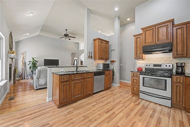 3 Buckfast Lane, Bella Vista, AR 72714