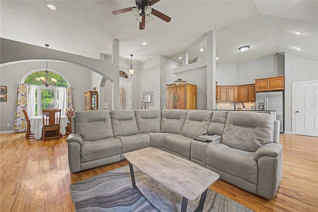 3 Buckfast Lane, Bella Vista, AR 72714