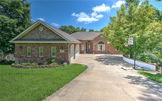 3 Buckfast Lane, Bella Vista, AR 72714