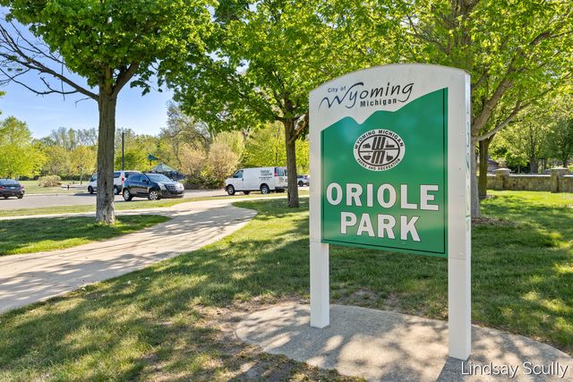 1555 43rd Street SW, Wyoming, MI 49509