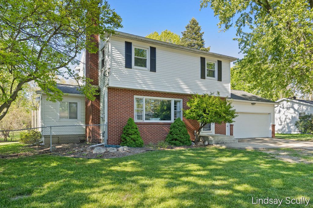 1555 43rd Street SW, Wyoming, MI 49509
