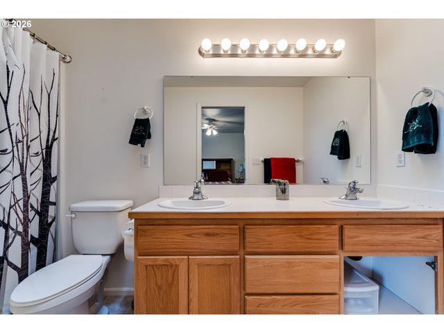 5985 FIRESTONE Dr, Eugene, OR 97402