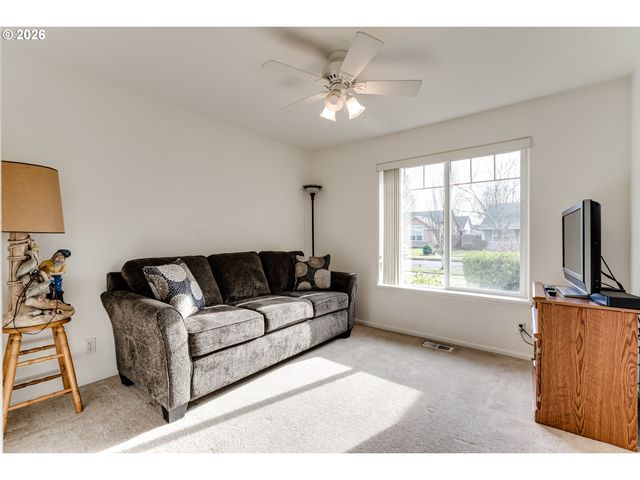 5985 FIRESTONE Dr, Eugene, OR 97402