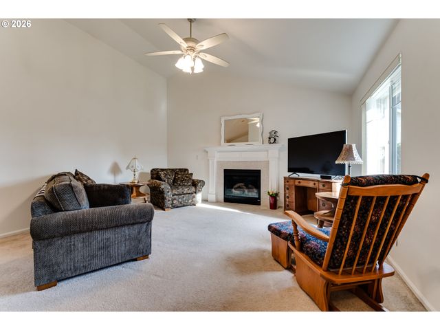 5985 FIRESTONE Dr, Eugene, OR 97402