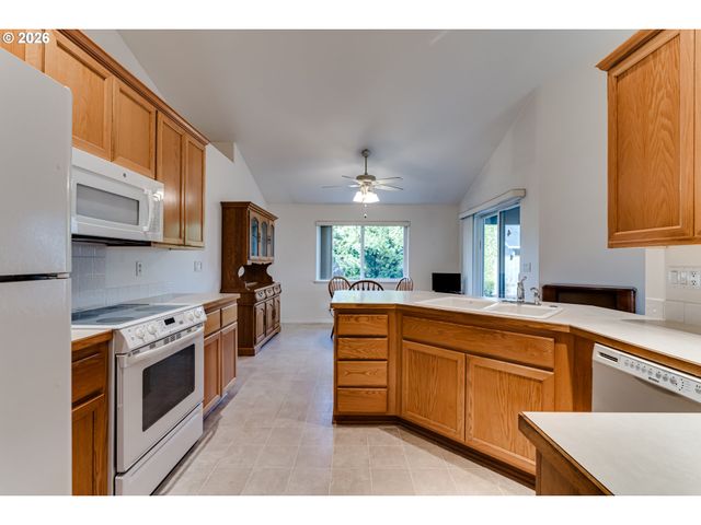 5985 FIRESTONE Dr, Eugene, OR 97402