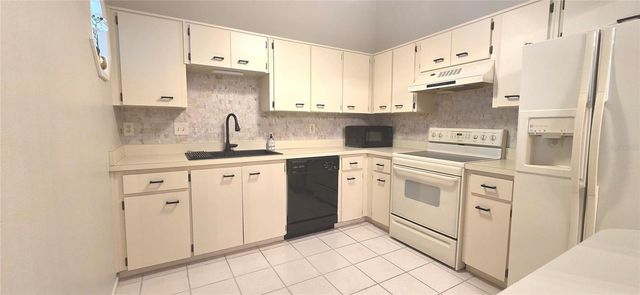 2101 FOX CHASE BOULEVARD 203, Palm Harbor, FL 34683