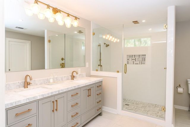 202 Wahl Street, Crosby, TX 77532
