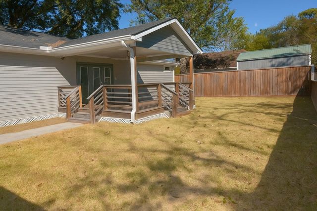 202 Wahl Street, Crosby, TX 77532