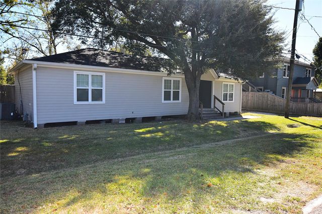 202 Wahl Street, Crosby, TX 77532