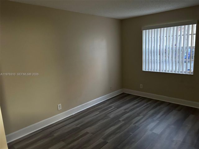 301 SW 86th Ave 102, Pembroke Pines, FL 33025