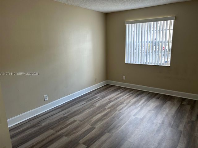 301 SW 86th Ave 102, Pembroke Pines, FL 33025