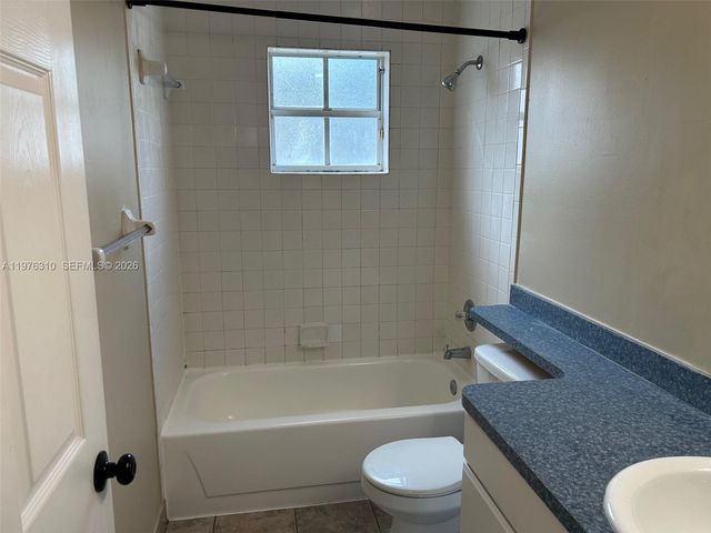 301 SW 86th Ave 102, Pembroke Pines, FL 33025