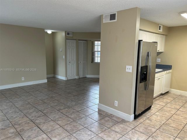 301 SW 86th Ave 102, Pembroke Pines, FL 33025
