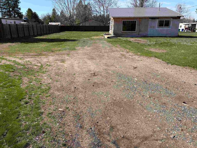 107 N Fir St, Deer Park, WA 99006