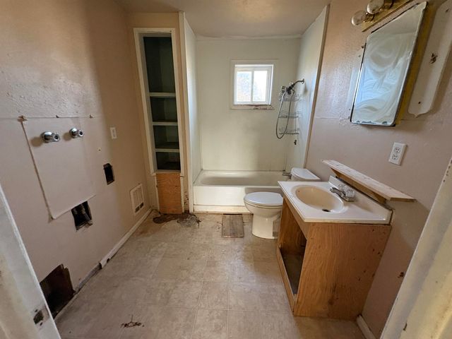 107 N Fir St, Deer Park, WA 99006