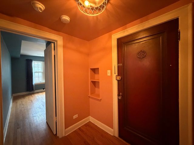 336 S Maple Avenue 2B, Oak Park, IL 60302