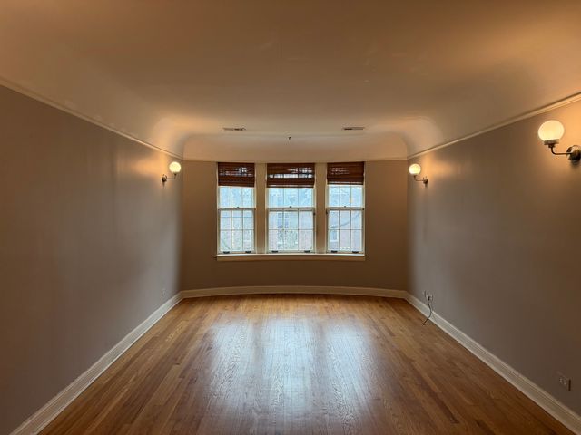 336 S Maple Avenue 2B, Oak Park, IL 60302