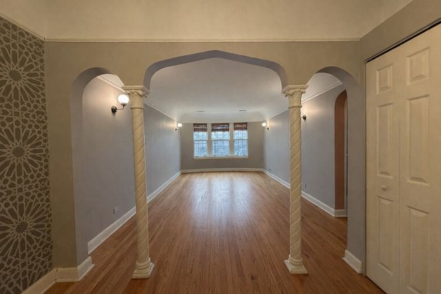 336 S Maple Avenue 2B, Oak Park, IL 60302