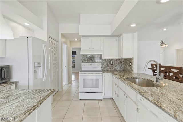 3429 SW 7th LN, Cape Coral, FL 33991