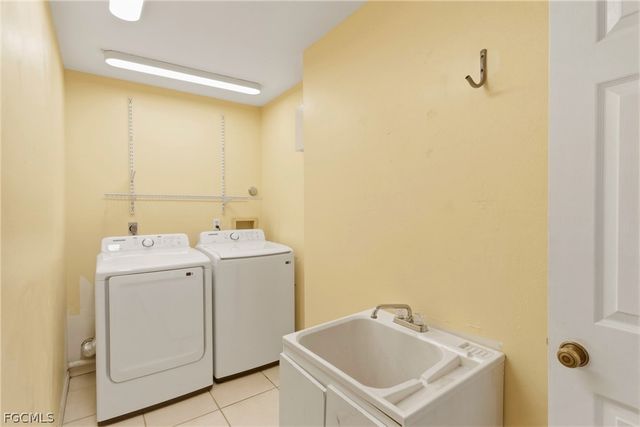 3429 SW 7th LN, Cape Coral, FL 33991