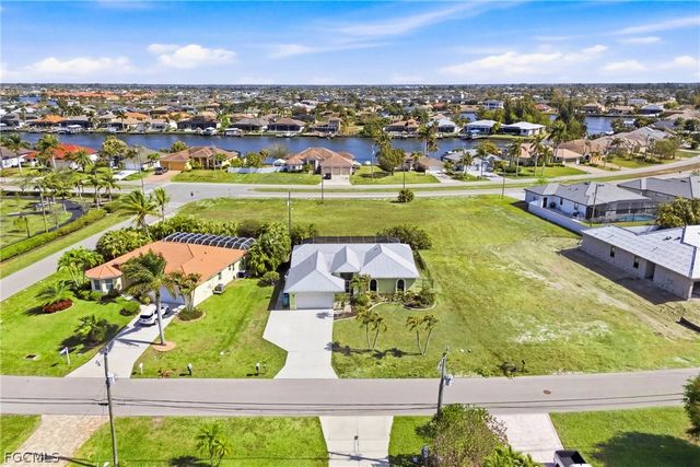 3429 SW 7th LN, Cape Coral, FL 33991