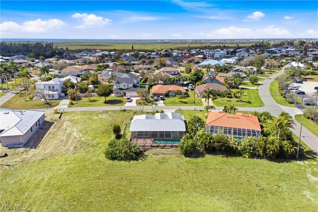 3429 SW 7th LN, Cape Coral, FL 33991