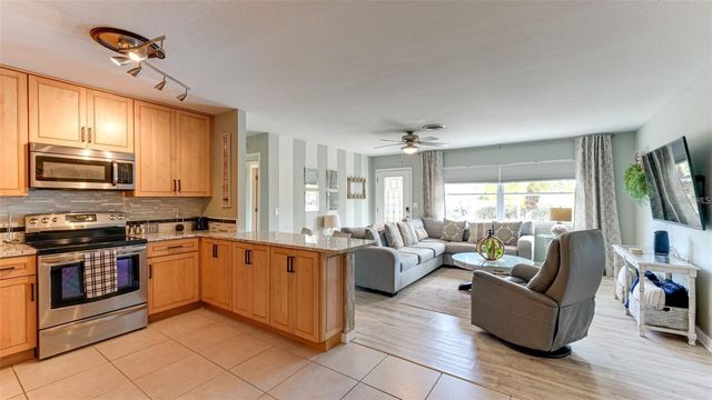 6904 9TH AVENUE NW, Bradenton, FL 34209