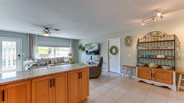 6904 9TH AVENUE NW, Bradenton, FL 34209