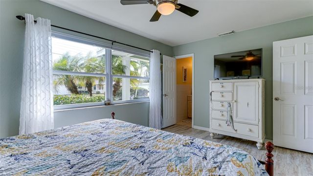 6904 9TH AVENUE NW, Bradenton, FL 34209