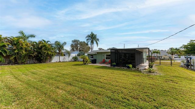 6904 9TH AVENUE NW, Bradenton, FL 34209